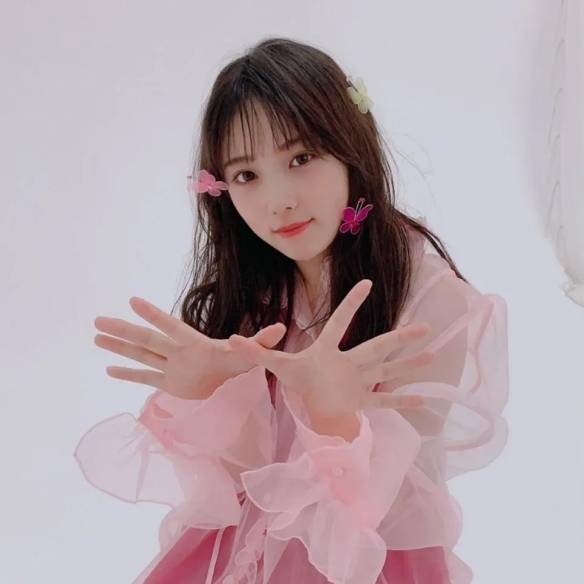 又纯又欲 乃木坂第一美胸 与田祐希 发售后火速再版 写真