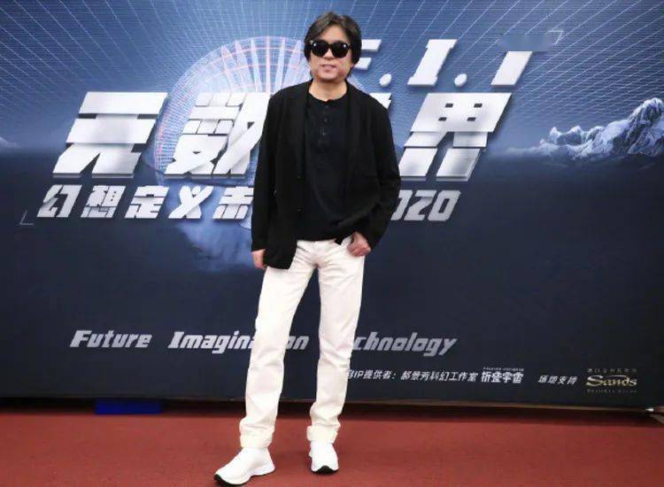 高晓松瘦出新高度1791身高718千克重大长腿惹人羡