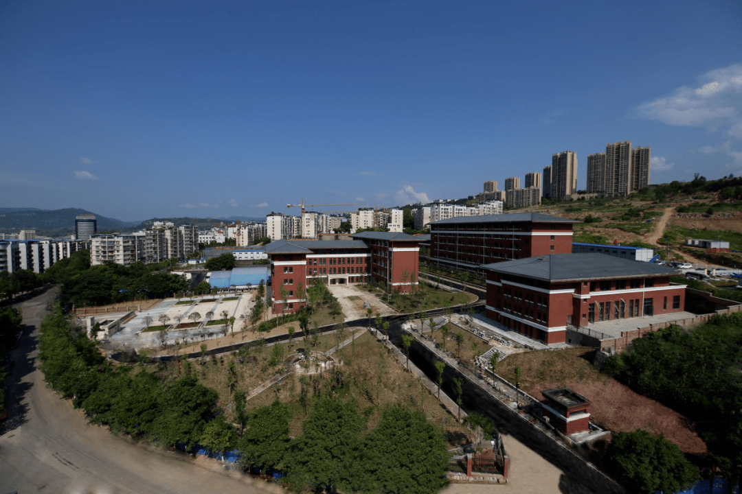 万州这所有40多年历史的大学招生了快看看