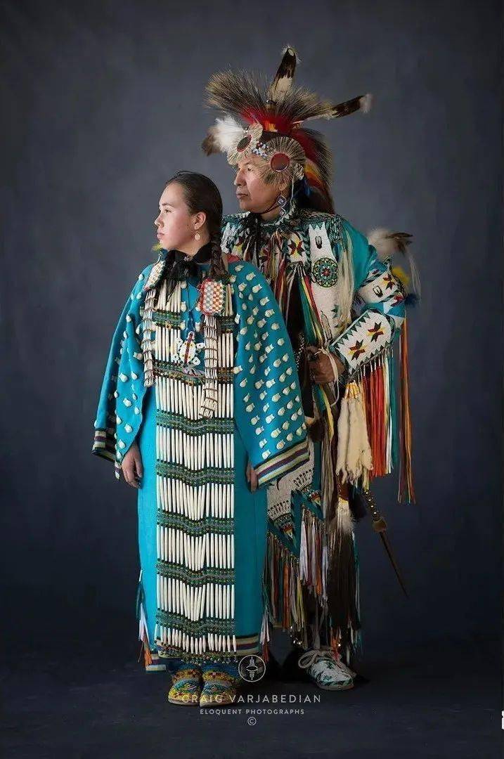 摄影师镜头下绚丽多彩的印第安传统服饰