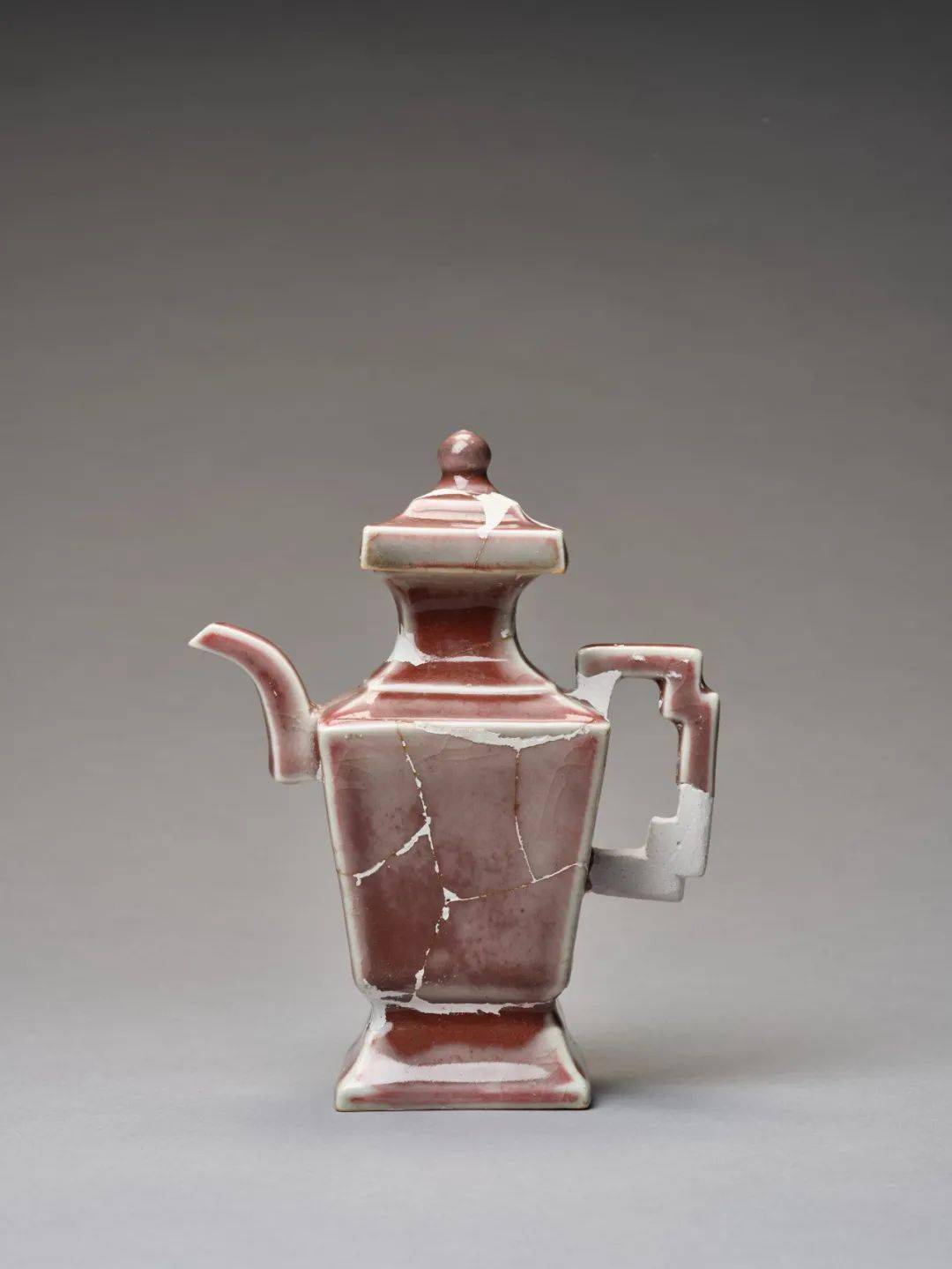 鲜红釉方形执壶(修复)