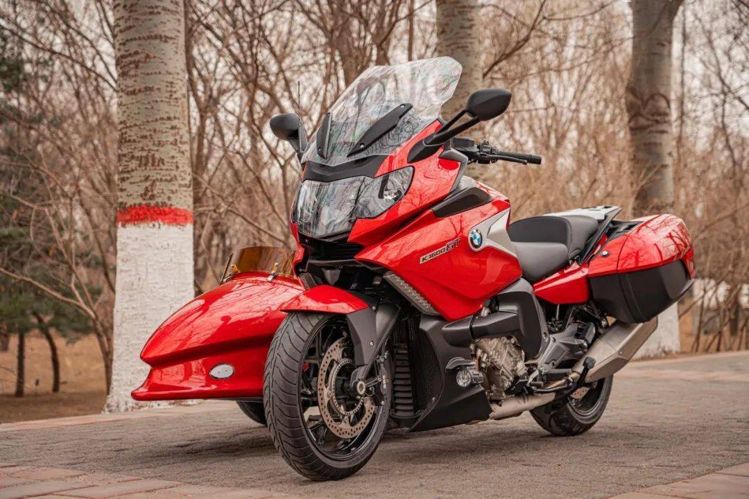 时速可达200kmh的侉子实拍宝马k1600三轮版丨视界