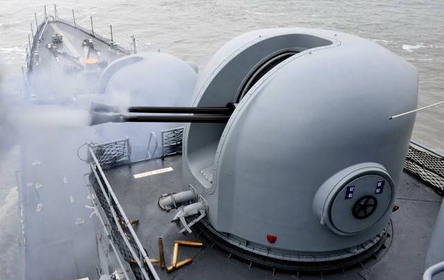 采用40毫米双管舰炮,射速为2×450发/分