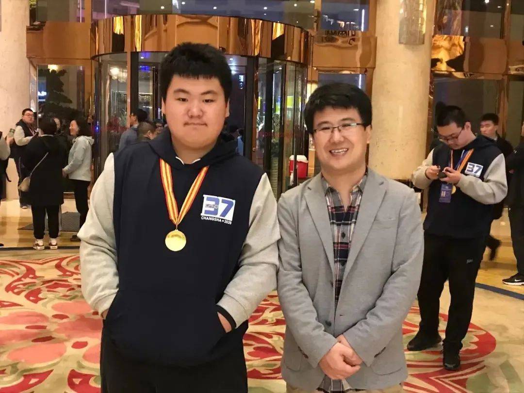 据了解,已经被保送清华大学的马英豪想选择与计算机相关的专业.