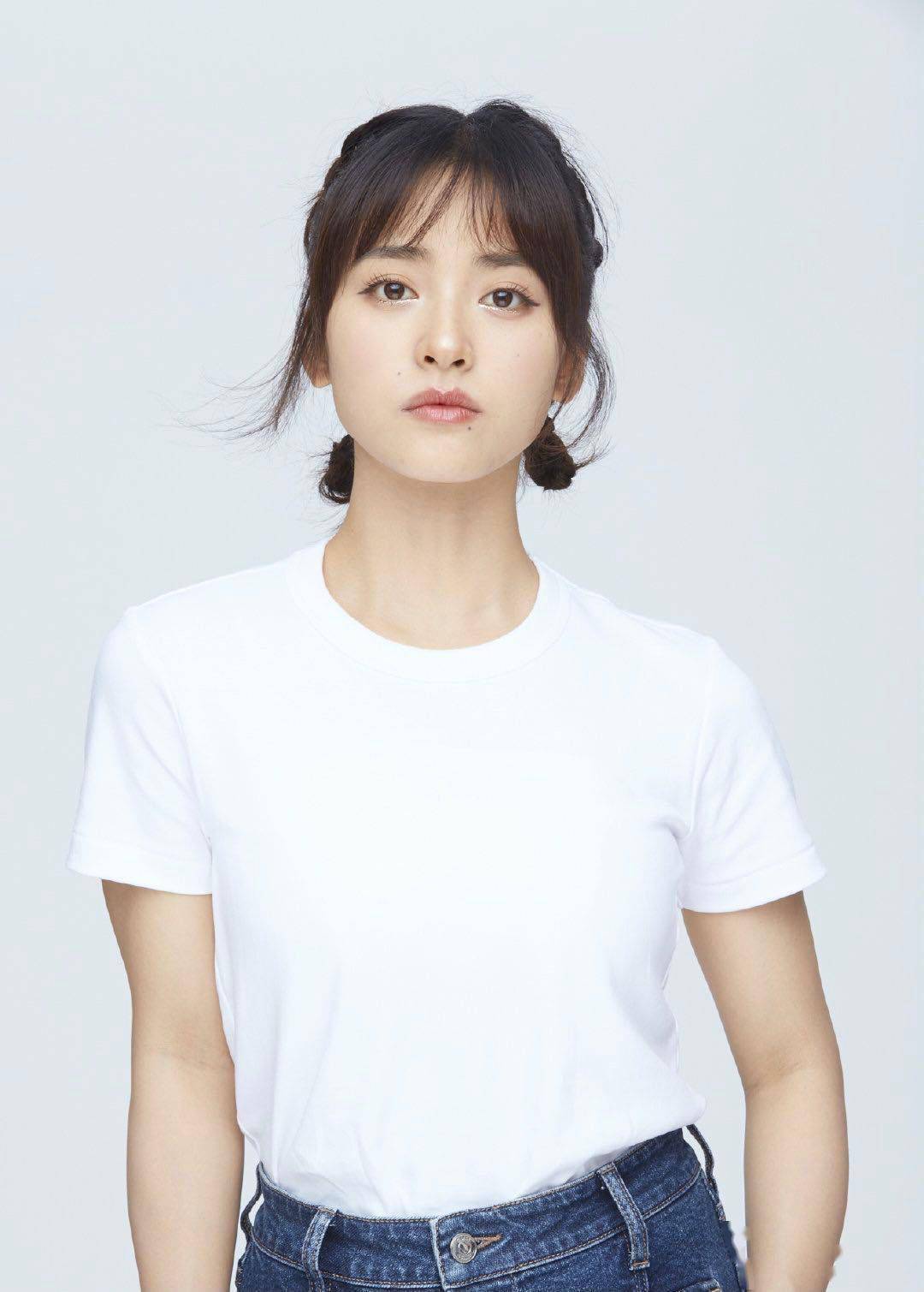 但其实王俊凯就是血糖低,再加上休息不规律,他本人也没想过拿这个卖惨