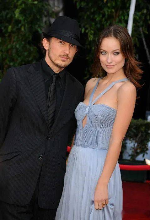 哈卷与新女友公开恋情又一对甜甜的姐弟恋