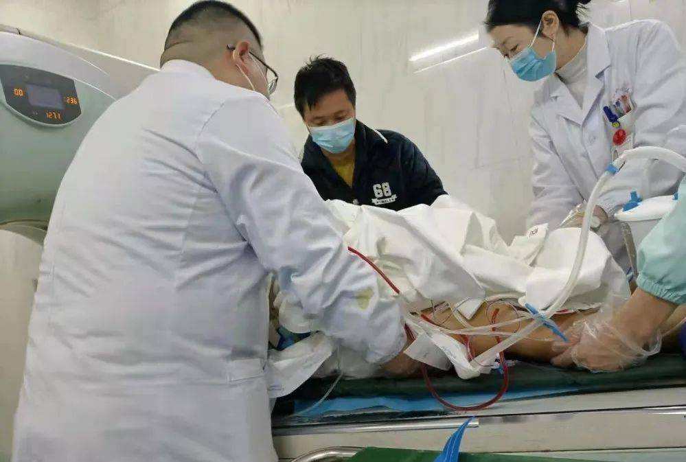 湖南医生9岁儿子被患者砍杀50多刀!