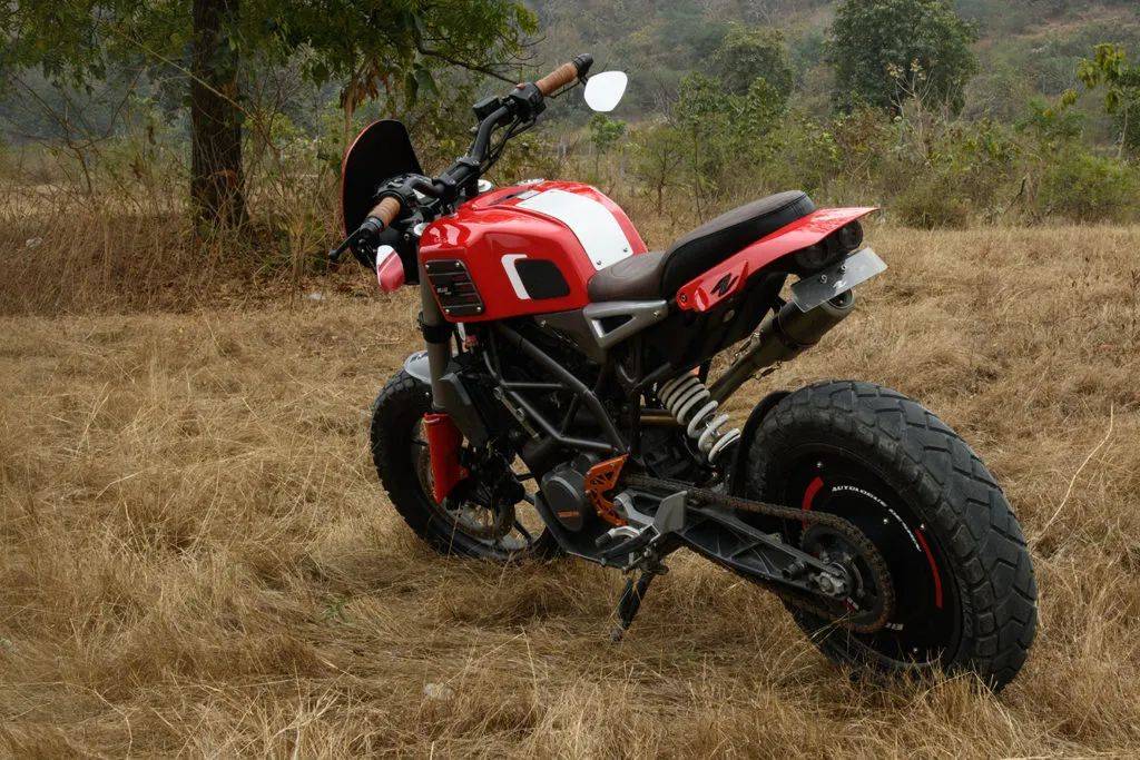 女孩改装ktm200scrambler