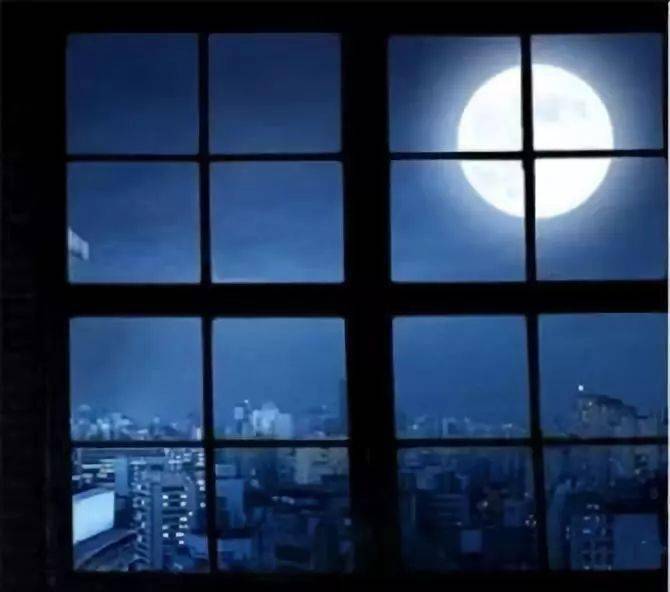 一个人的世界最容易辽阔月光与水一起宁静那一方窗户灯光照亮了一片
