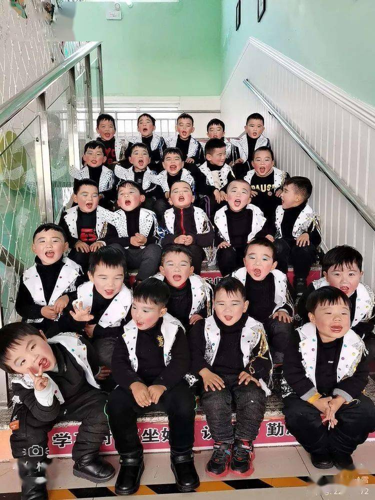 邓州市育才幼儿园迎新春年会