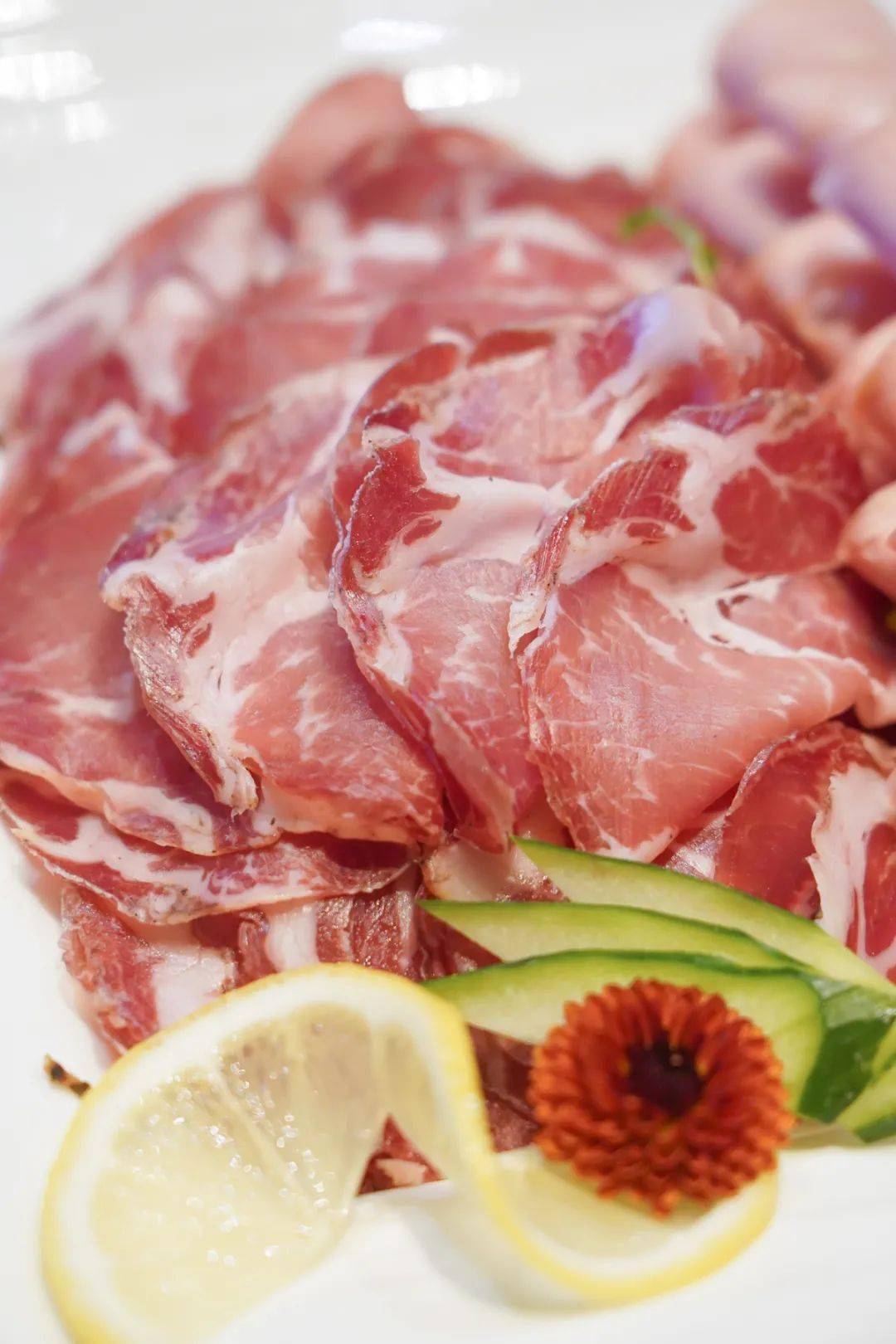 各种diy色拉,进口芝士,冷盘前菜,冷切肉.