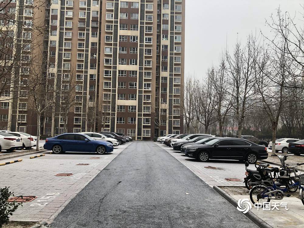 北京冬雪飞舞飘扬（图）