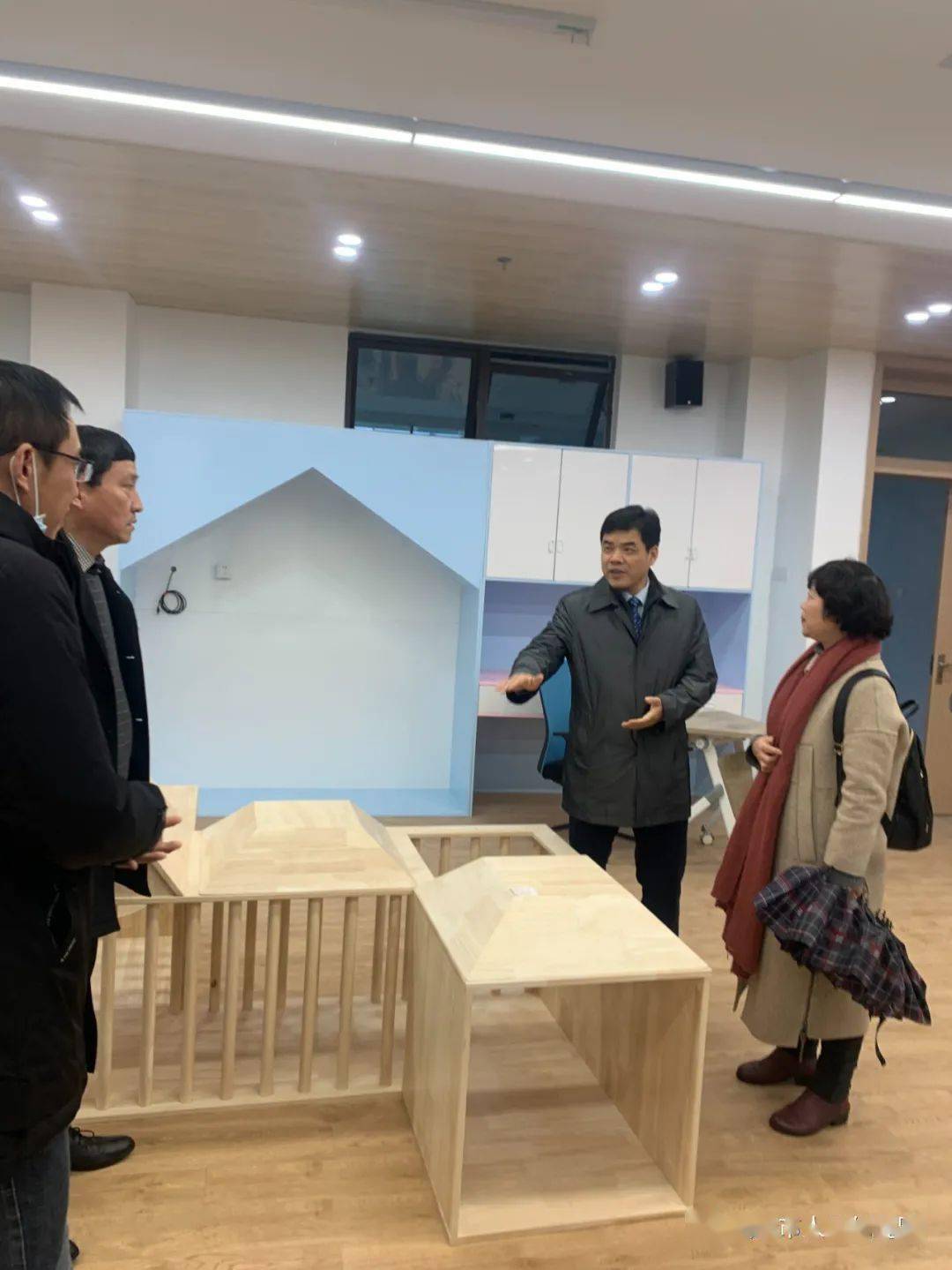 铜官区区长王保中一行莅临人民幼儿园 西湖中心园区调研春季开学准备