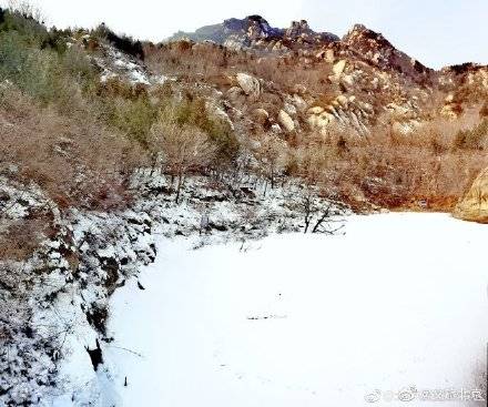 凤凰岭景区积雪依然