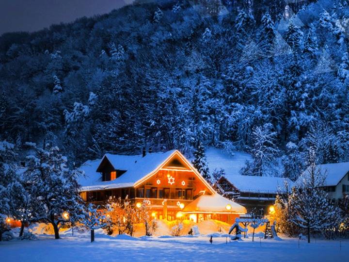 达沃斯 小镇为什么办起大论坛 经济