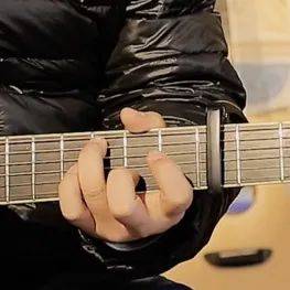 关于变调夹的知识 这些你都该知道 吉他