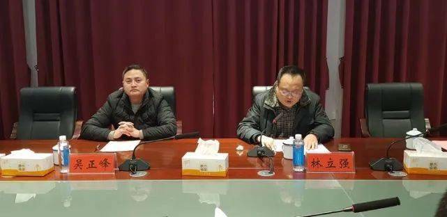 秀山鲁渝禽业有限公司董事长林立强作项目介绍