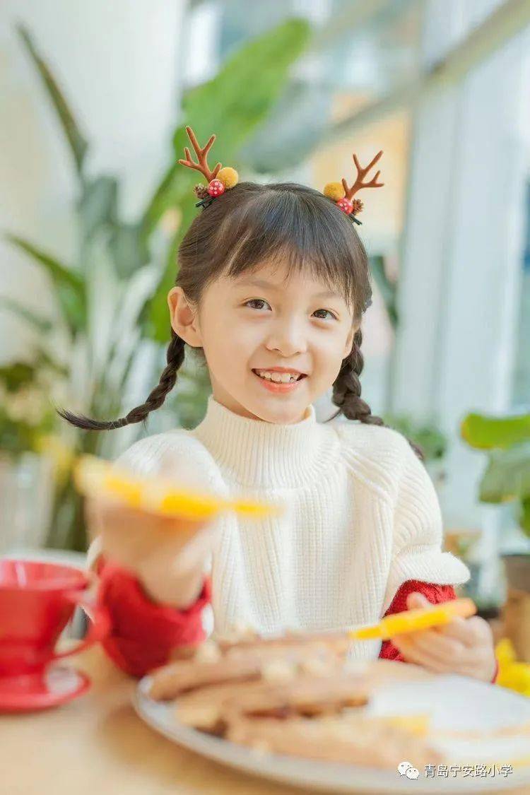 星耀宁安颁奖台】"星闪烁,光耀眼"2020-2021-1二年级活力之星_王晗玉