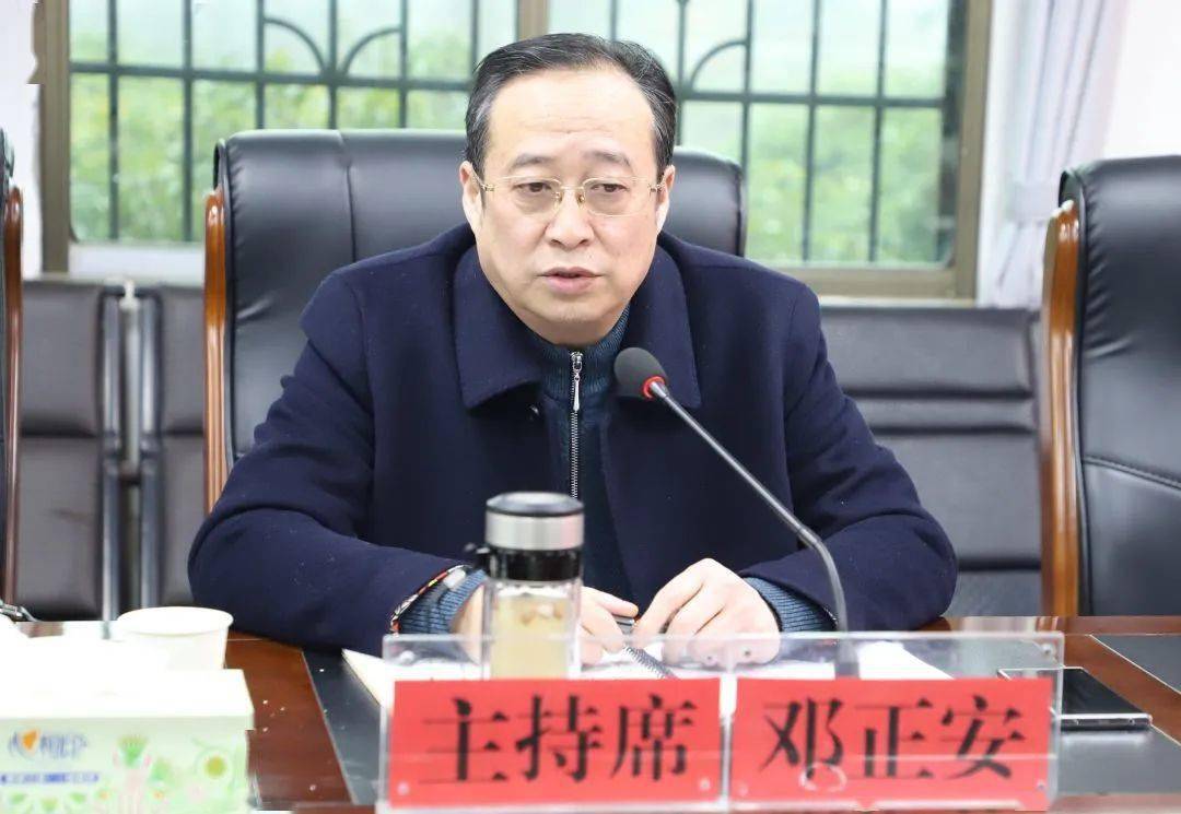 邓正安在兰溪镇调研时强调做好五篇文章实现高质量发展