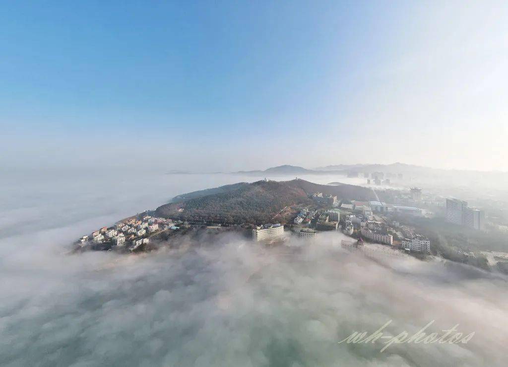 玛珈山下宛若仙境