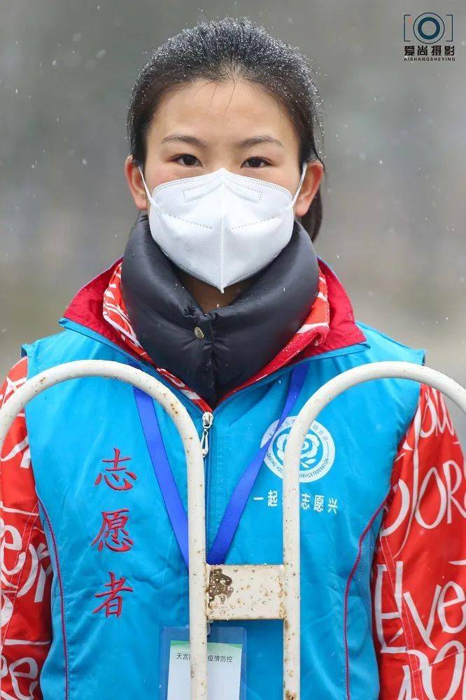 抗击疫情志愿故事每天骑车80分钟只为坚守融汇