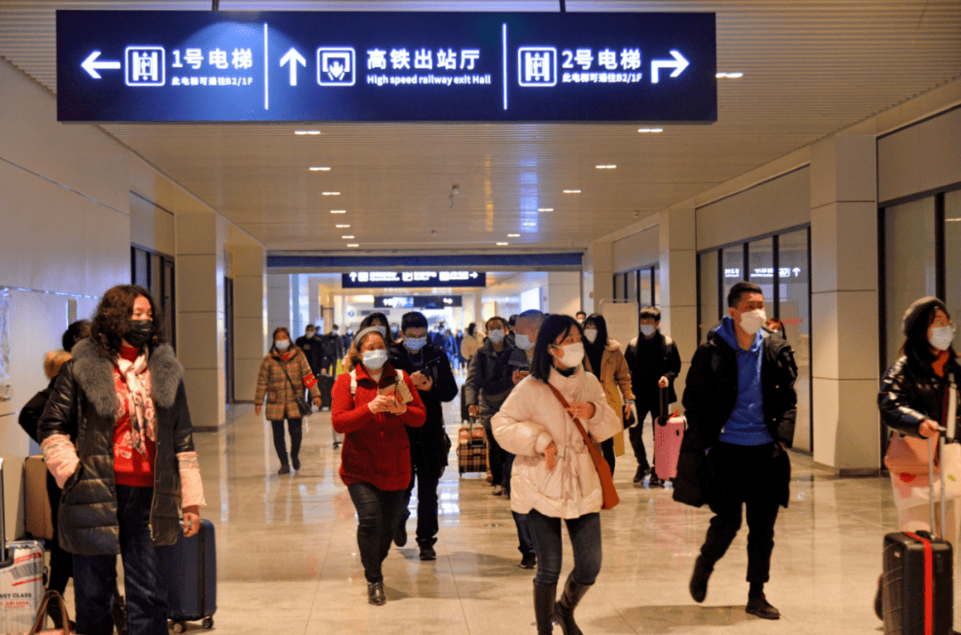 直击春运第一天万州到云阳的客车停运了原来要在这里坐莫走错了