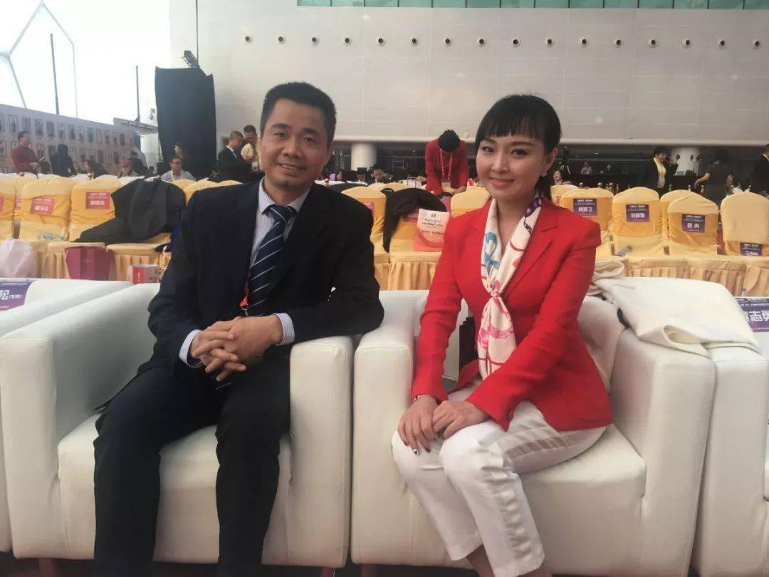 2021年开门红,她的客户18次拒绝后,转介绍37张保单,秘诀是….