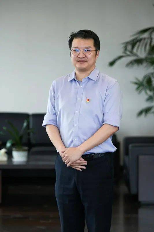 这位瓦楞纸箱包装"创二代"引领传统型企业智能转型_朱峰