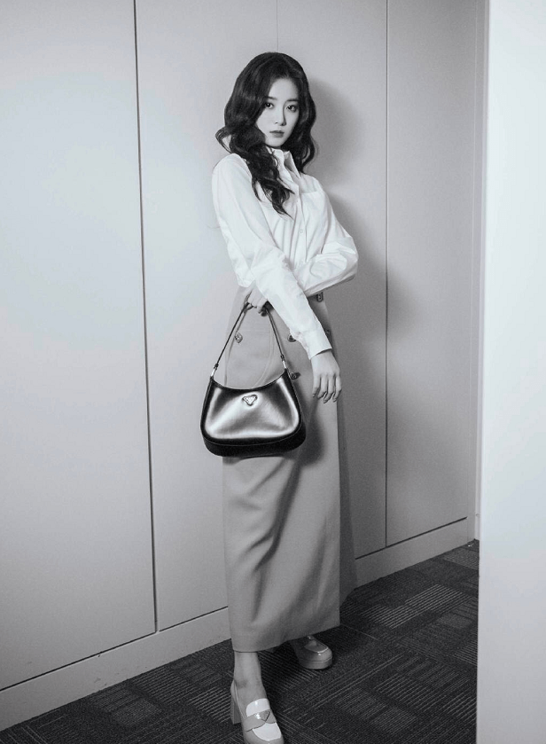 徐艺洋气质大片超惹眼森系造型时髦又清新尽显少女俏皮气息