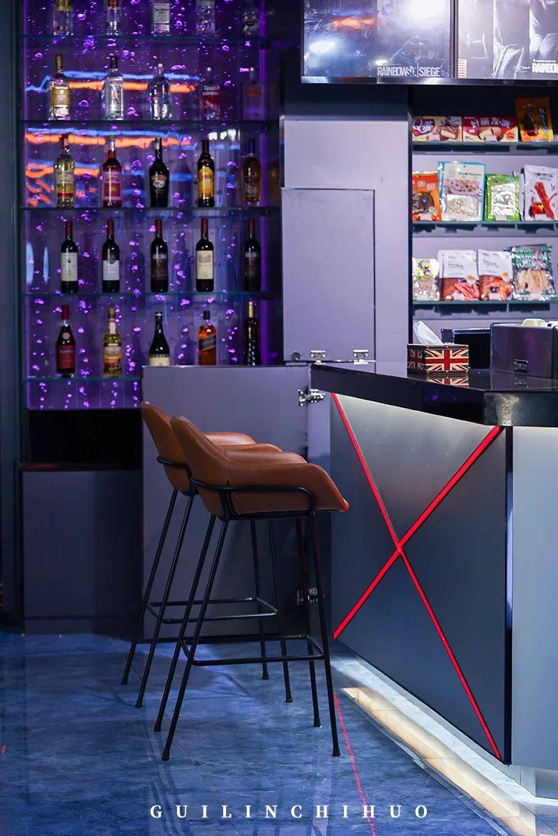 打烊畅玩,论金刚体质也顶不住呀,所以汉唐风云非常贴心地准备了水吧台