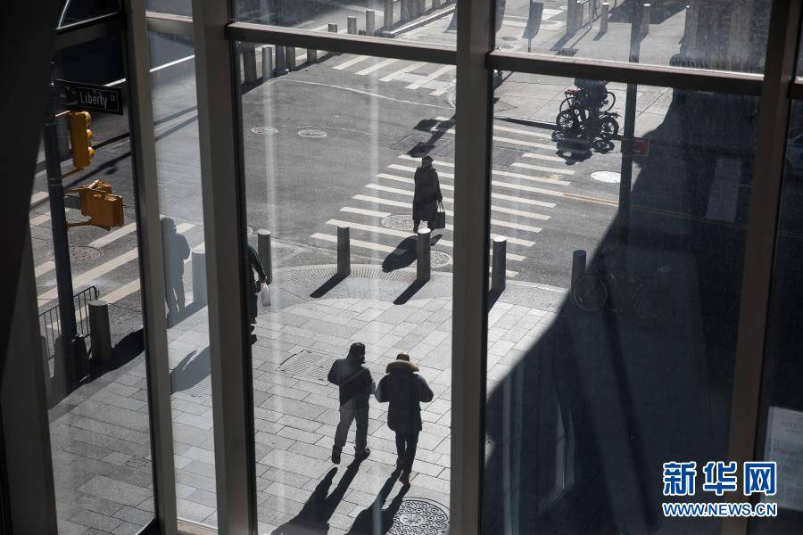 美国去年GDP萎缩3.5%_美国gdp世界占比