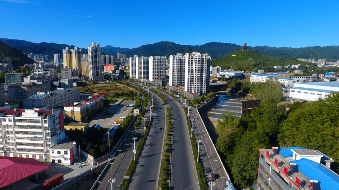 县委书记许水兆到城区走访慰问老干部,劳模,困难职工_商南