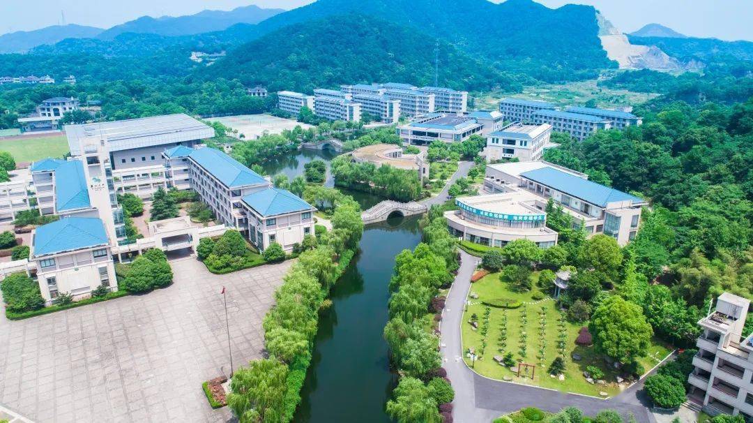 浙江最美中学大pk咱们快来为萧山二中助力吧