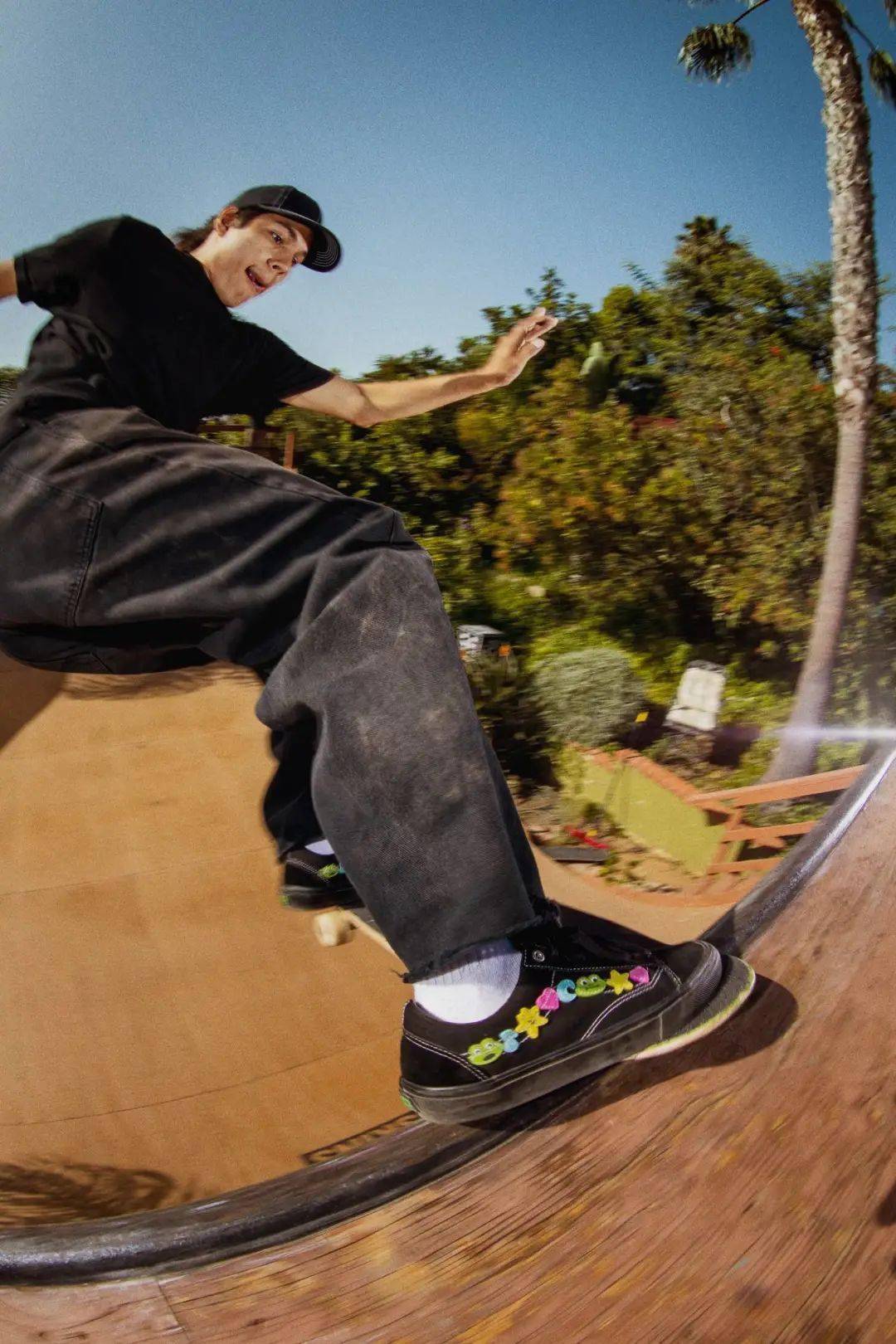 frog skateboards x vans 新联名男生滑板鞋也这么可爱的嘛?