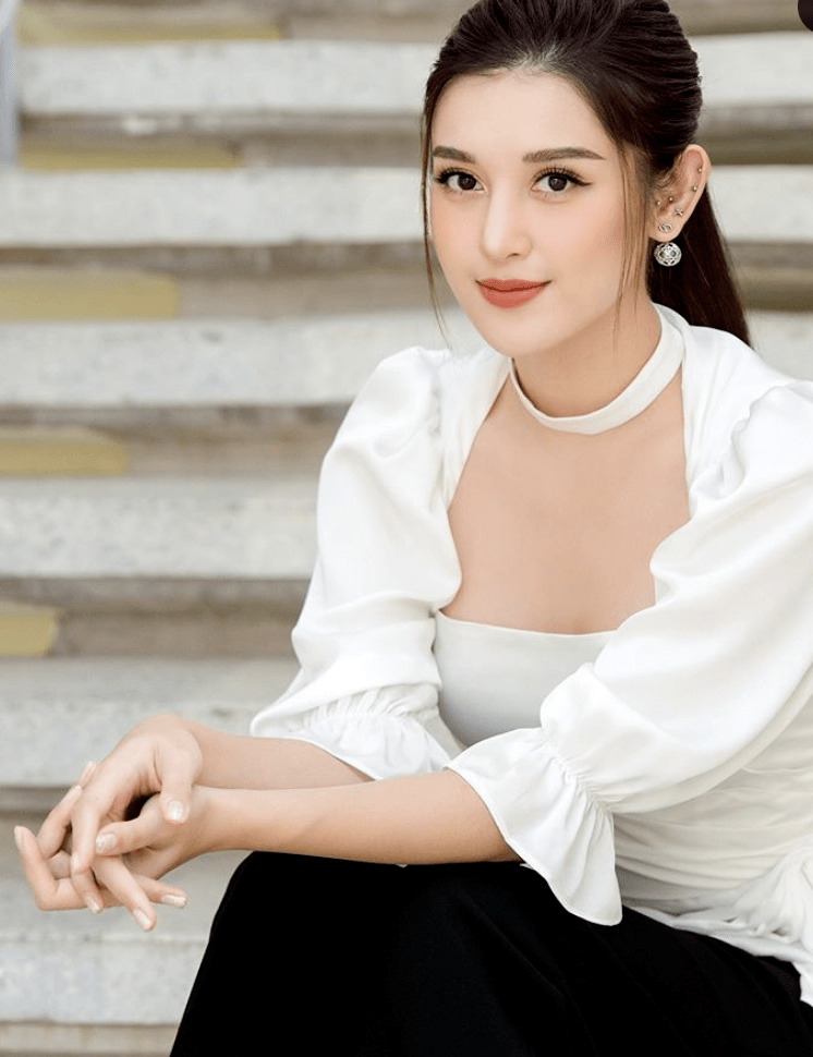 的骨相,长相上,真是活该被称为"越南第一美女"还是完美的沙漏型身材