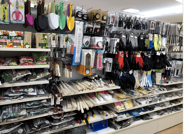 百元店里有什么电器家具数码零食化妆品餐具