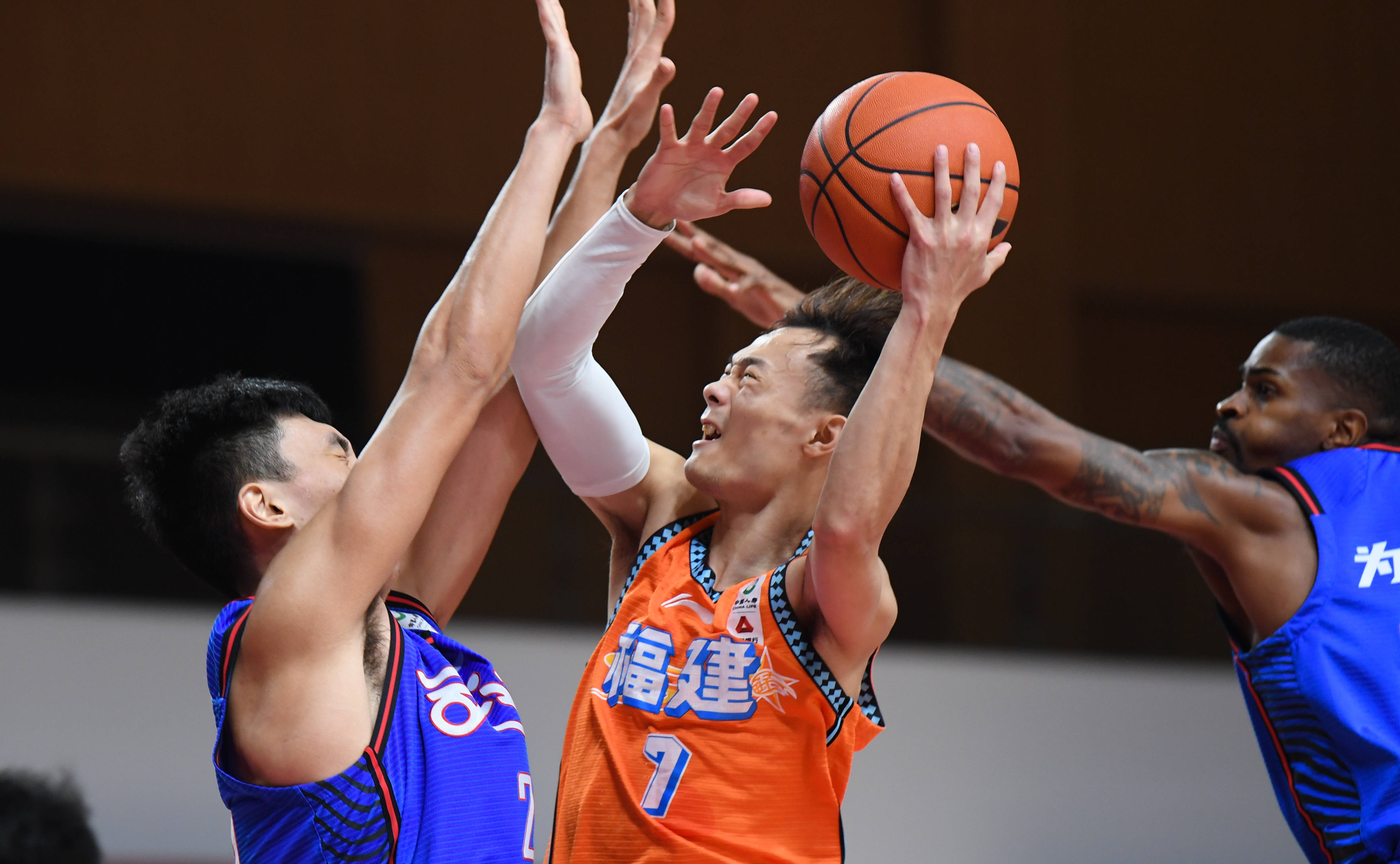 包含第四届天津篮球业余联赛的词条