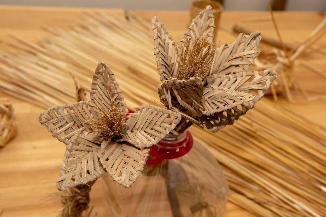 浦教速递61浦东发布做手工看皮影戏编秸秆这样体验传统文化真有意思