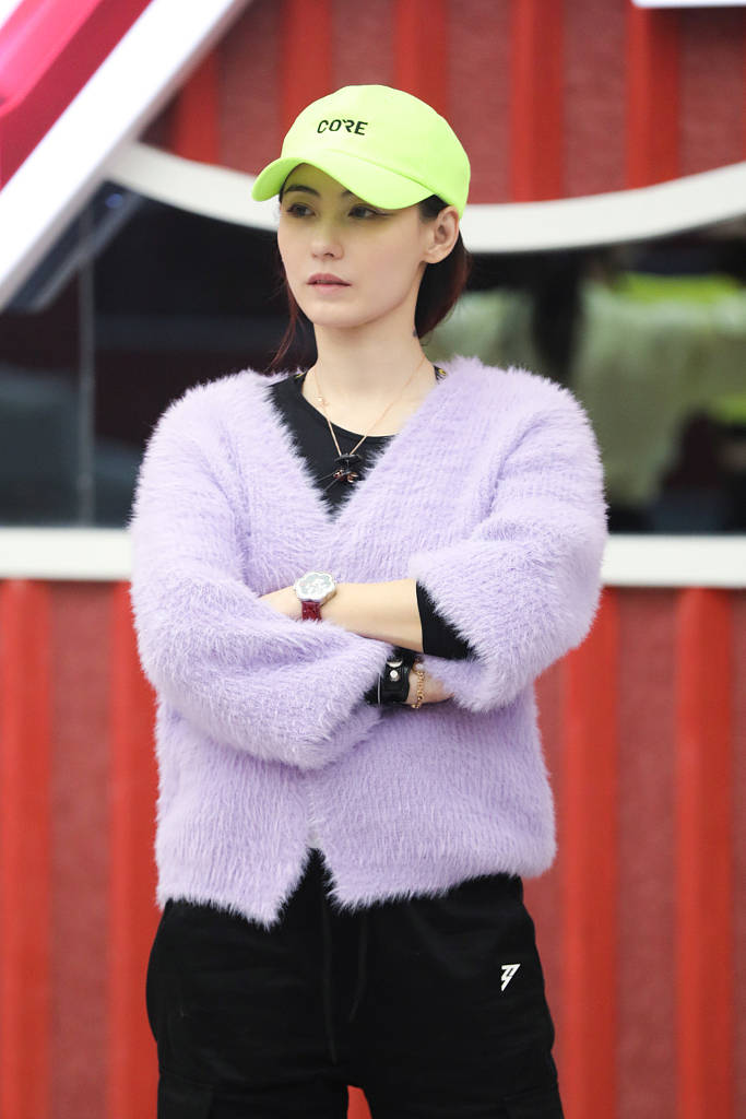 张柏芝素颜训练认真投入造型清爽状态满分