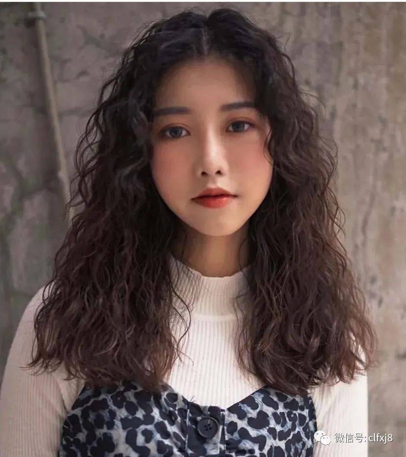 春节前发型别乱烫烫发就选全头烫