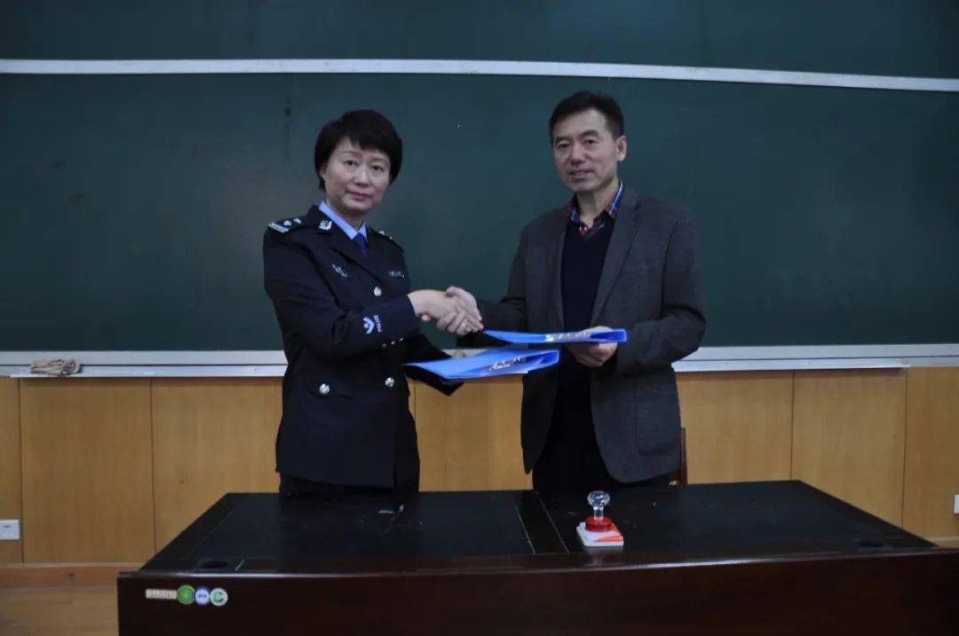 大连市公安局甘井子分局帮扶我校新疆学子_手机搜狐网