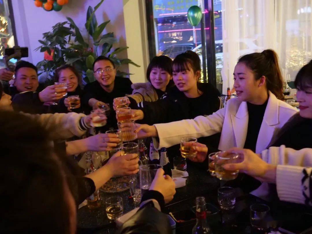 营山娱乐新地标麓岛酒吧