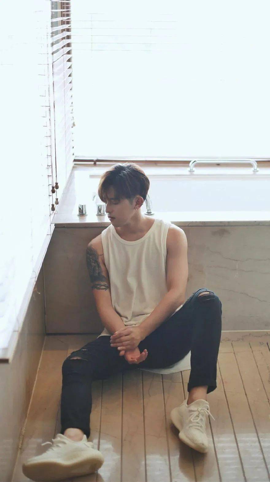 手机壁纸符龙飞