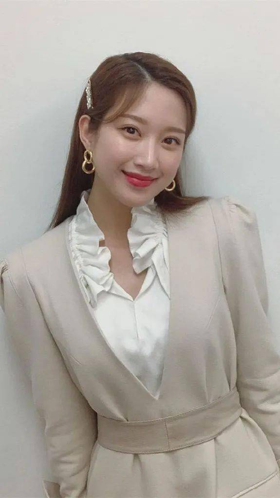 手机壁纸文佳煐