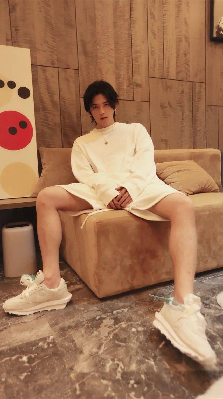 手机壁纸符龙飞