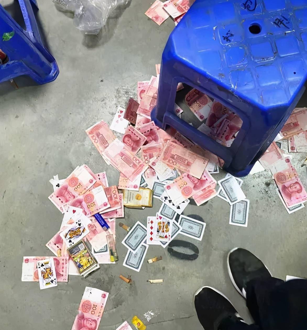 目前,犯罪嫌疑人韦某,韦某卫,韦某良因开设赌场被依法刑事拘留,其他参