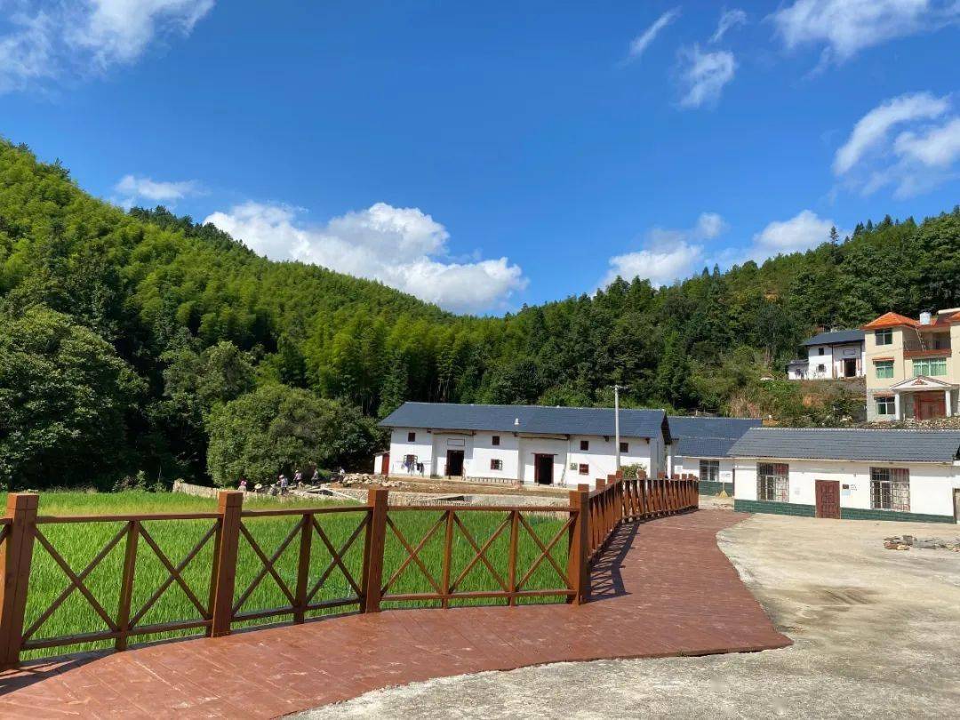 思顺乡上峙村山坑子组藏在山中的美丽乡村