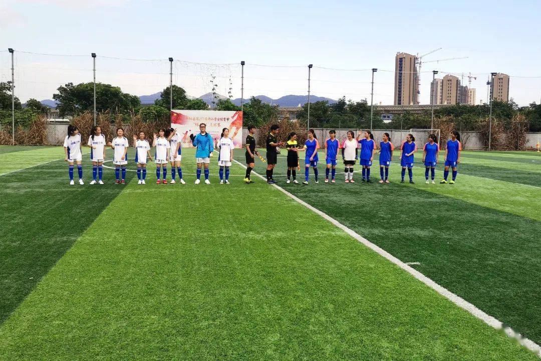 昆阳三中近日,国家教育部认定并命名一批2020年全国青少年校园足球