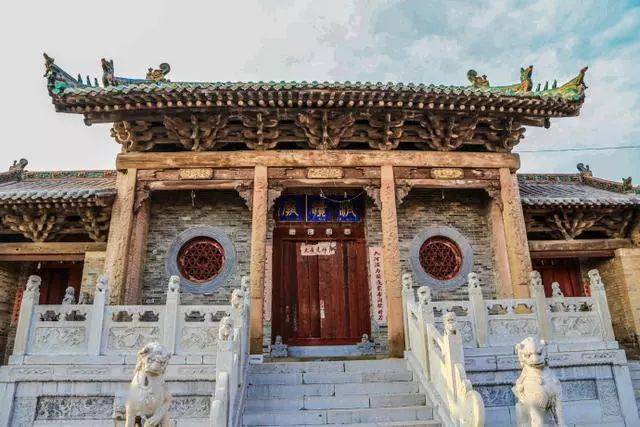 20,建南济渎庙:位于高平市建宁乡建南村翠华山巅,济渎庙是祭祀济水之