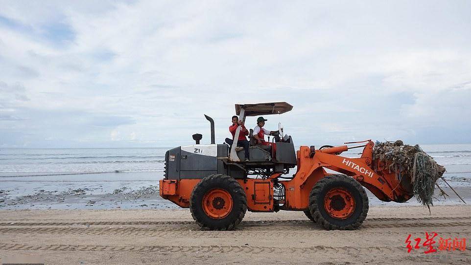 疫情中的巴厘岛海滩  一天清出数十吨塑料垃圾